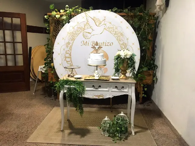 Bautizo en branco e dourado