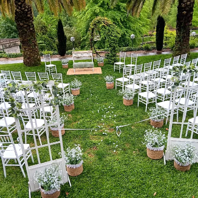 Ceremonia de boda en el jardín