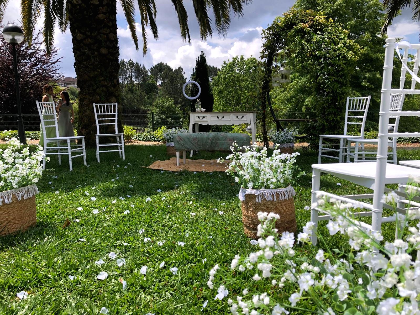 Ceremonia de boda en el jardín