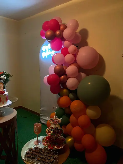 Treinta años en rosa y naranja